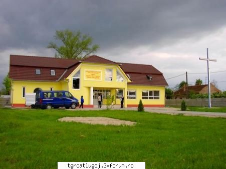 campus pt. copii din cartierul vinerea trecuta [15.07], cladire (centrul sf. din cartierul lugoj, Admin