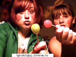 hyper jessica cute...she likes share..but not...look her face and look mine...ha