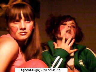 Anastasia's hyper activities..:))) - We have a band pose too...do u like it?? - ARHIVA ACESTUI FORUM